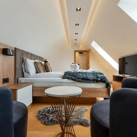 Apartment Pino Silvestre 19 *