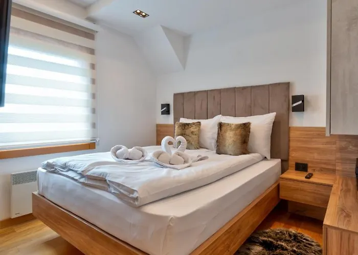 Pino Silvestre 19 아파트 즐라티보