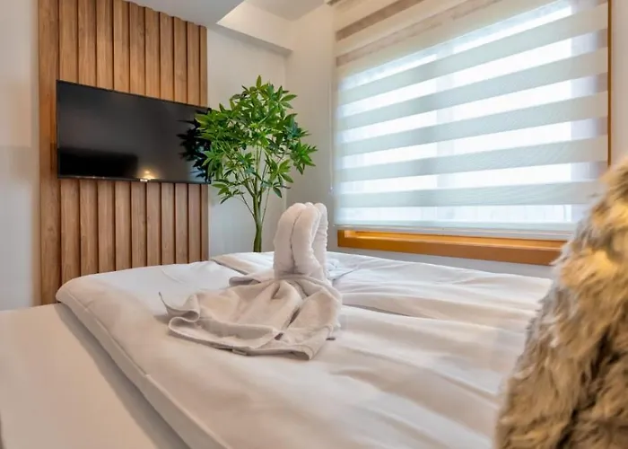 Pino Silvestre 19 아파트 즐라티보