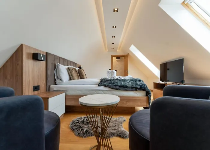 아파트 Pino Silvestre 19 *