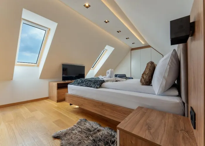 Pino Silvestre 19 아파트 즐라티보